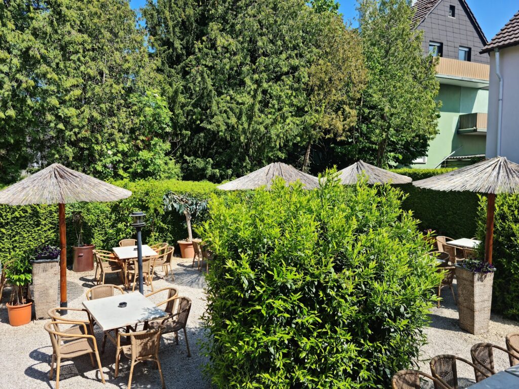 Harambe Afrika Pension Restaurant