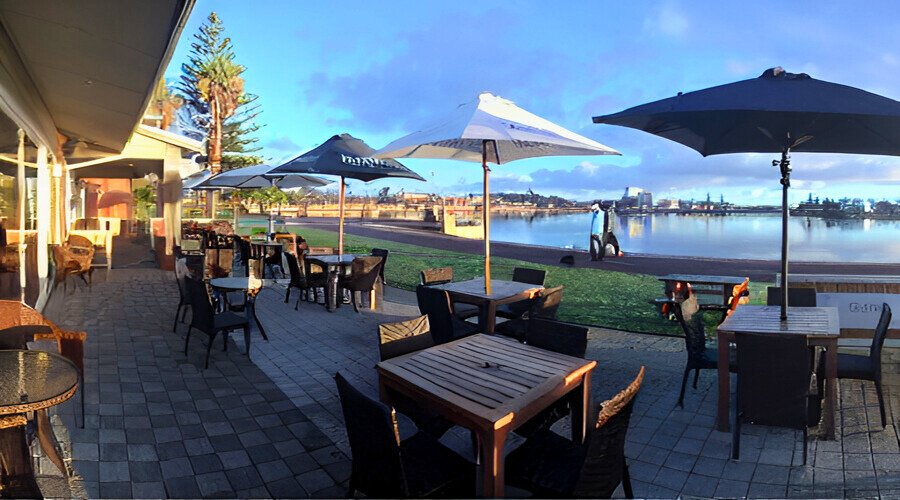 Waters Edge Bistro & Function Centre - Ethiopian restaurant
