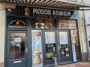 Habesha restaurant mosob en pizzeria
